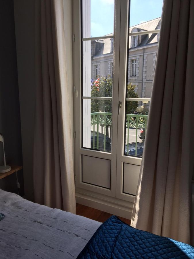 Balcon De La Place Dinan