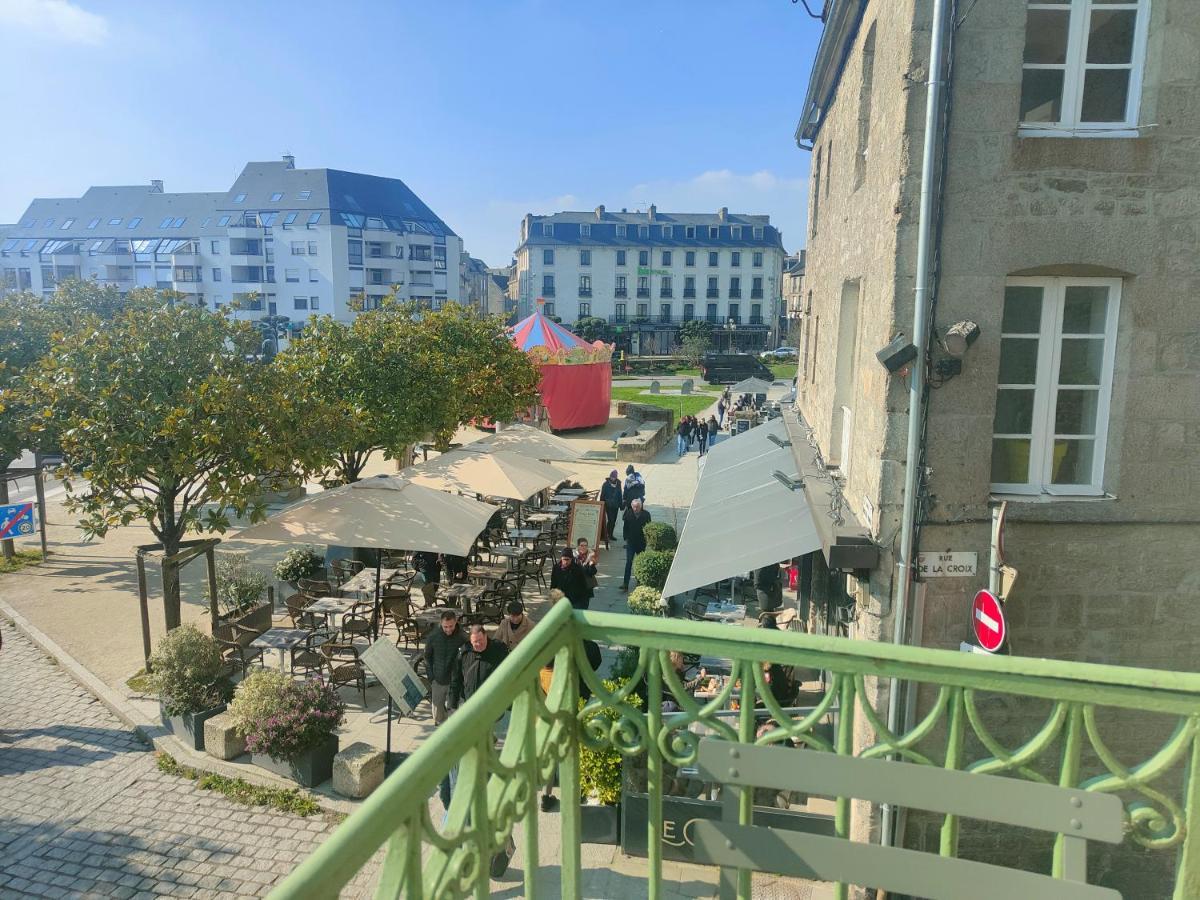 Balcon De La Place Dinan